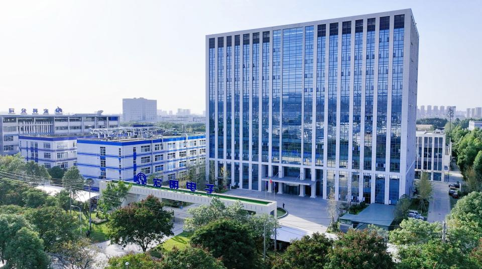 尊龙Z6官方网站,宏明尊龙Z6官方网站,株洲电子科技,湖南电容器,株洲电容器,电容器